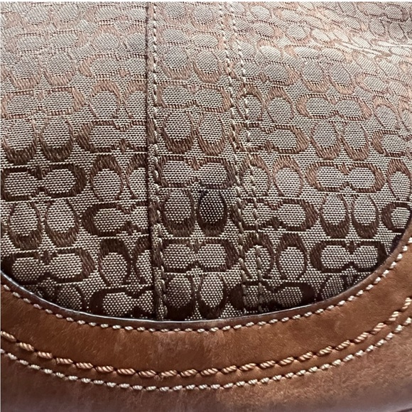 Coach 100% Authentic CC logo shoulder bag. Hobo - Picture 10 of 16
